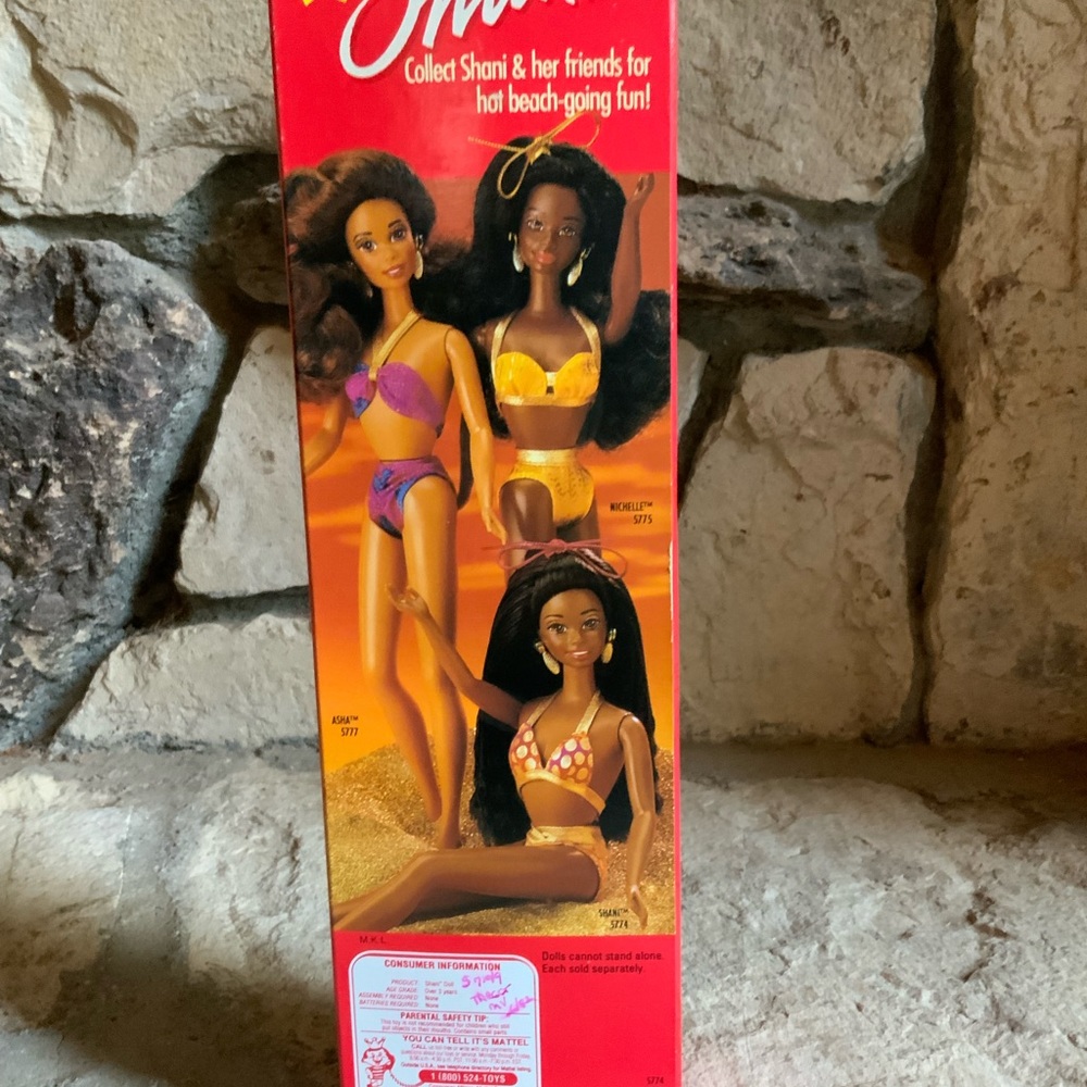 Shani Doll Beach Dazzle - Picture 3 of 6